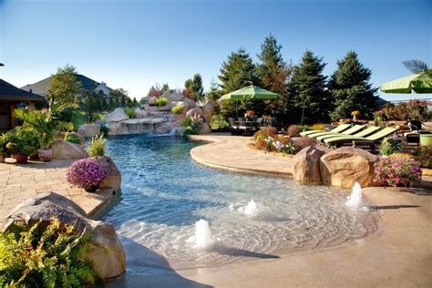 30 Awesome Zero-Entry Backyard Swimming Pools (i.e. Beach Entry ...