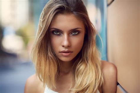 #women #model Ariel Grabowski looking at viewer long hair #blonde wavy ...