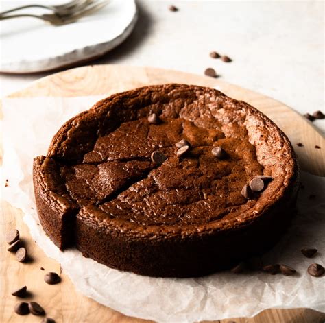 Three Ingredient Flourless Chocolate Cake - Kirbie's Cravings