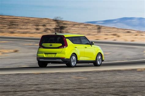 Kia Reveals Soul Electric SUV With Nearly 400 KM Range