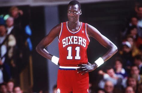 Manute Bol - Biography and Facts