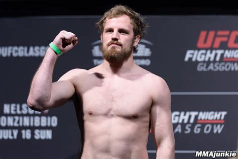 gunnar-nelson-ufc-fight-night-113-weigh-ins-1000x | MMA Junkie