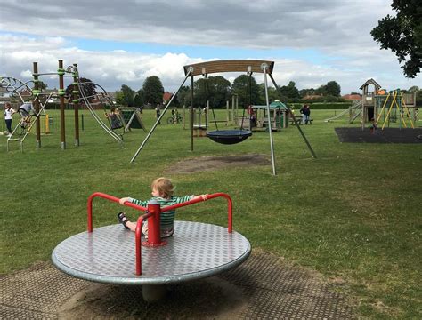 Hethersett Memorial Ground Play Area, Hethersett, Norfolk - freeparks.co.uk