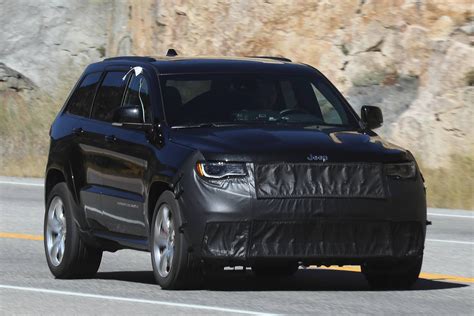 PICS: 2018 Jeep Grand Cherokee SRT Trackhawk – New Spy Photos! | Jeep grand cherokee, Jeep grand ...