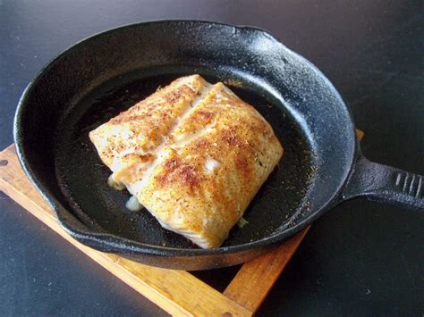 Pinot Noir Glazed Salmon #SundaySupper - Cindy's Recipes and Writings