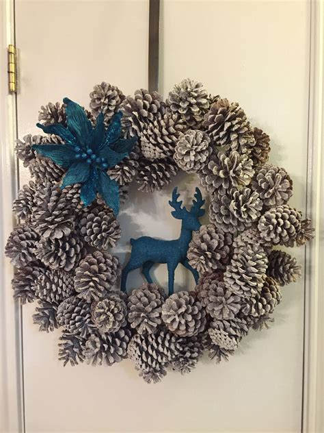 Reindeer wreath | Merry christmas, Reindeer, Merry