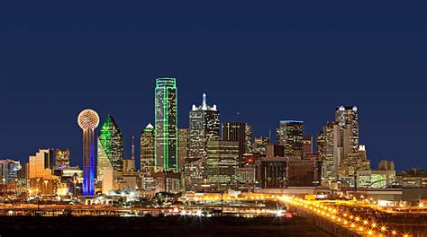 Dallas Skyline At Night Stock Photos, Pictures & Royalty-Free Images ...