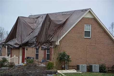 PHOTOS: Tornado damage in Clarksville - ClarksvilleNow.com