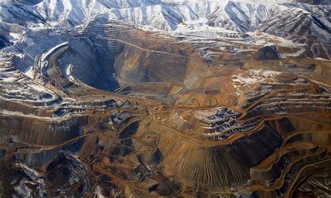 Bingham Canyon Mine Landslide | Amusing Planet