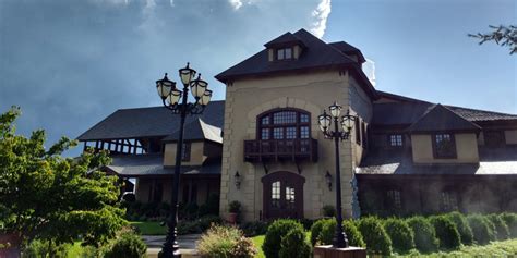 Chateau Morrisette | Wineries | Restaurant