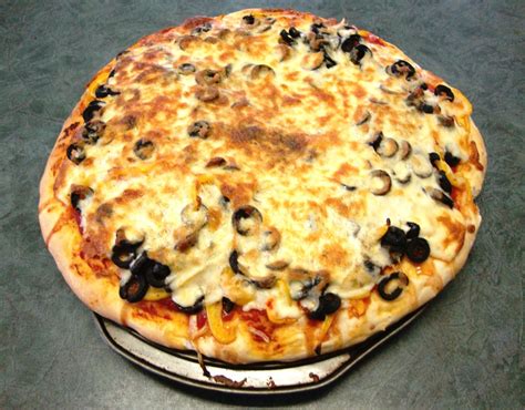 Perfect Pizza Crust: How to Make the Best Dough for a Tender Base | HubPages