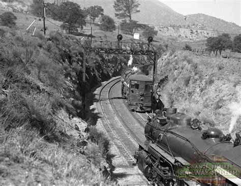 Meet on the Tehachapi Loop | Tehachapi, Tehachapi loop, Locomotive