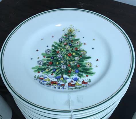 32 pc Christmas Eve China “Salem” – Wake Robbin | Consign or Sell | Robin