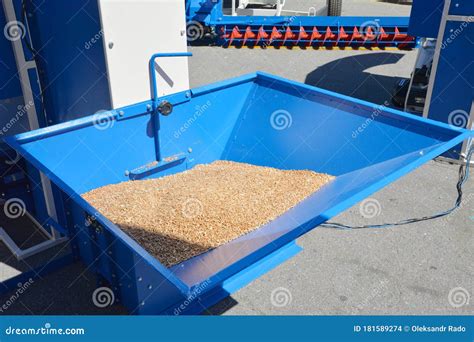 A Close-up on Grain Grinding Machine, Corn Powder Crusher, Electric Mill for Home and Commercial ...