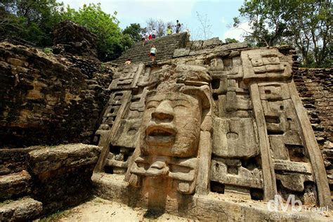 Templo das mascaras - Peru | Belize, Mayan ruins, Maya architecture