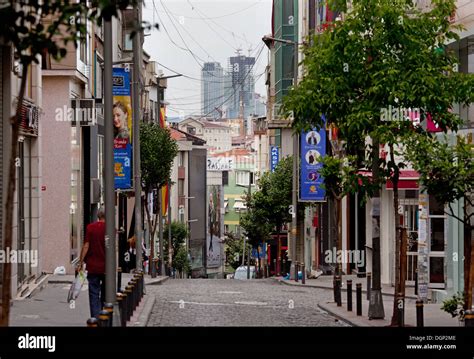 Istanbul, Turkey, in Istanbul's Sisli Strassenzug Stock Photo - Alamy