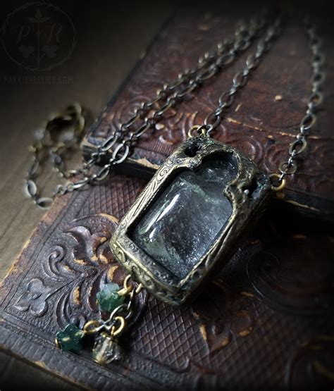 Natura Cathedrali ~ Quartz Crystal Amulet – Parrish Relics