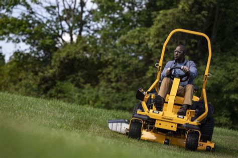 Cub Cadet Ultima Series™ ZTXS - Landscape Contractor