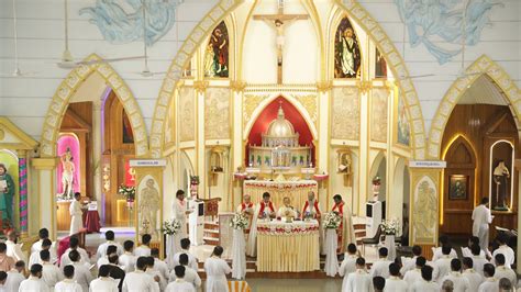 chrism mass - Catholic Focus