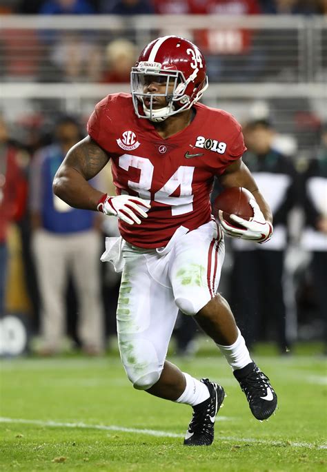 Patriots Sign Third-Round RB Damien Harris