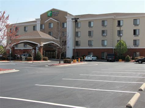 Hotels in Roanoke Rapids, NC | Holiday Inn Express & Suites Roanoke Rapids SE