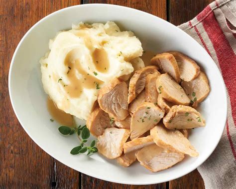 Roasted Turkey and Gravy with Mashed Potatoes | Roasted turkey, Slow ...