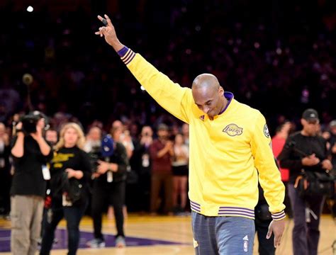 Lakers fans pay emotional farewell to Kobe Bryant