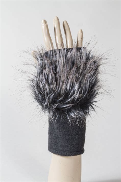 Coyote Faux Fur Fingerless Glove – Mainemaiden