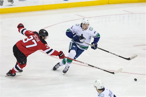 Canucks: Betting odds and prediction vs. Devils (March 15th)