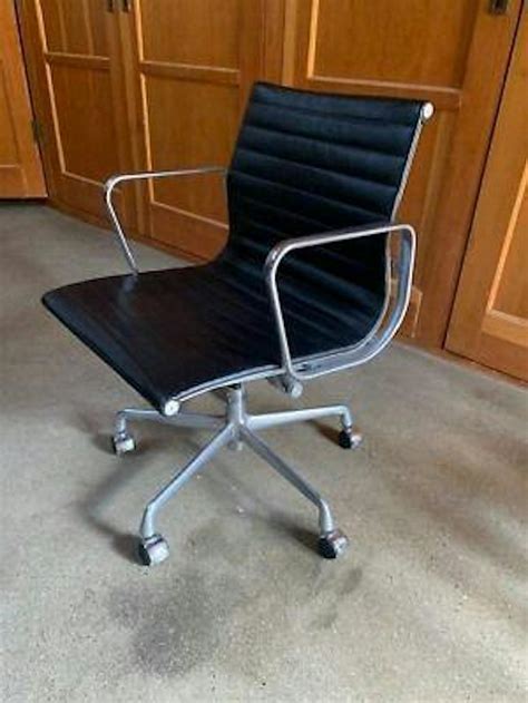 Buy Eames Aluminum Group Office Chair | Top Grain Leather at Best Prices