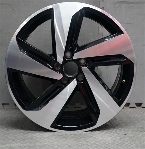 VW Polo – Parker / (Milton Keynes) 2G0601025AB – OEM Alloy Wheels