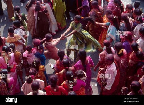 Fugdi, Traditional Indian Rural Dance from Maharashtra, India Stock Photo - Alamy