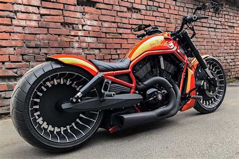 Unique Custom Wheels on Harley-Davidson V-Rod — Bikernet Blog - Online ...