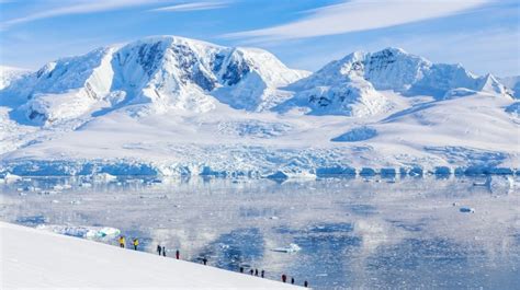 Hiking in Antarctica | Bookmundi