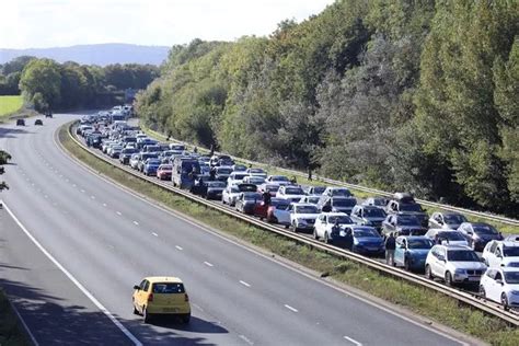 M5 motorway closed after pedestrian hit by lorry - Bristol Live