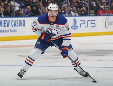 4 NHL players to register 100 assists in single season ft. Connor McDavid