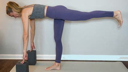 Try yoga for knee pain to strengthen and stretch sore joints | Fit&Well