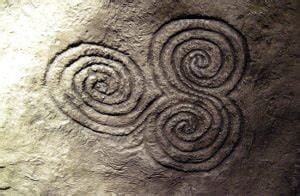 The Megalithic Art Of Newgrange, Ireland - Stranger Dimensions