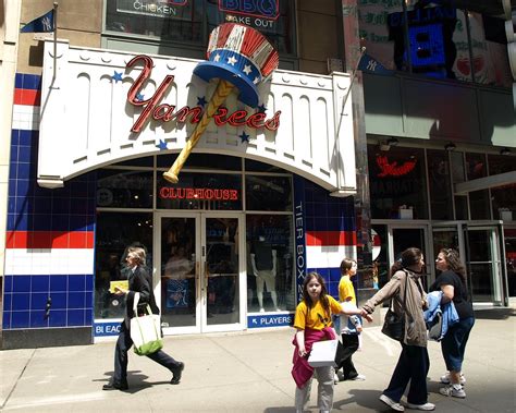 Yankees Merchandise Store on 42nd Street, Theatre District… | Flickr