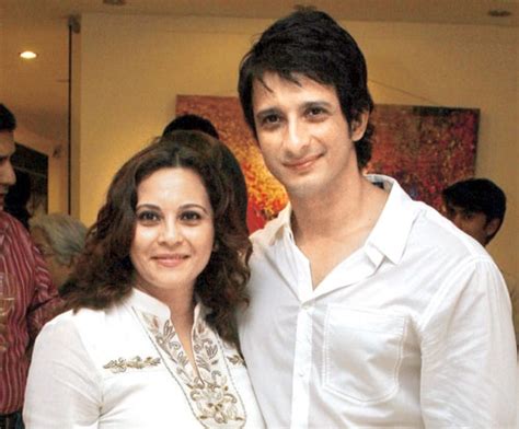 Sharman Joshi Family Pictures, Wife, Age, Sister, Parents, Son, Daughter