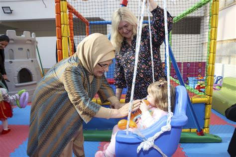 First lady meets Ukrainian orphans she helped relocate to Türkiye | Daily Sabah