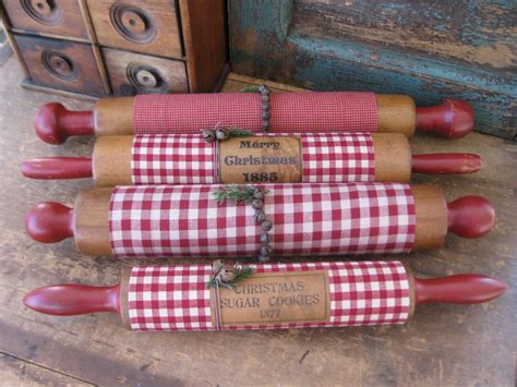 Primitives from the Iowa Prairie: Christmas Rolling Pins, Eve Gets First Pick