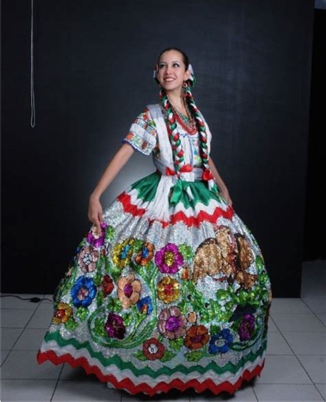 China Poblana, a traditional Mexican style of dress | Vestido de china poblana, Vestidos tipicos ...