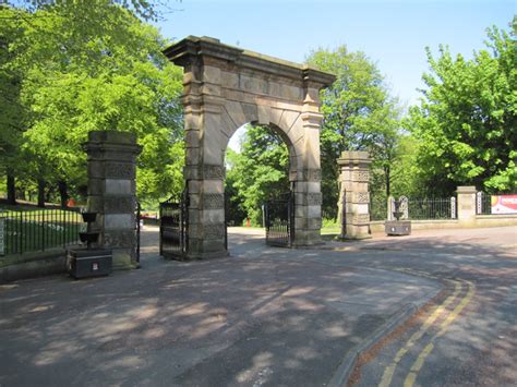 Entrance to Astley Park © John S Turner cc-by-sa/2.0 :: Geograph Britain and Ireland