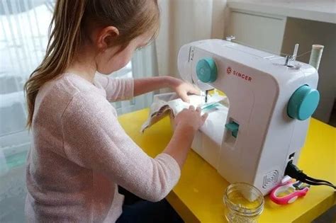 Best 15 Sewing Machines For Kids Reviews – (Recommended) | Kids sewing ...