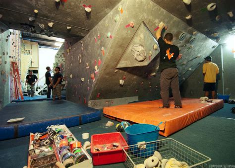 Indoor Rock Climbing | UnrealHawaii.com