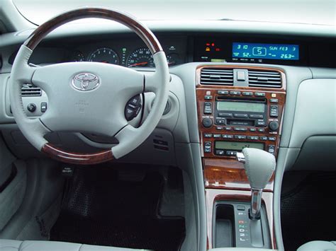 Toyota Avalon I 1994 - 1997 Sedan :: OUTSTANDING CARS