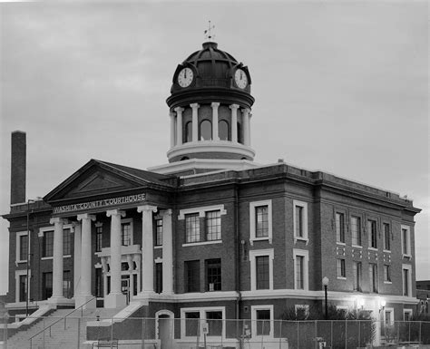 Washita County Courthouse in Cordell, OK | Courthouse, Photo, County