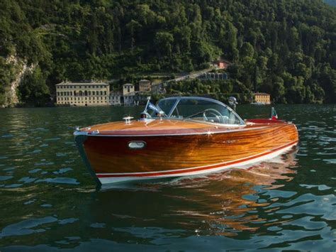 Luxury Riva boat tours on Lake Como | Lake Como Travel