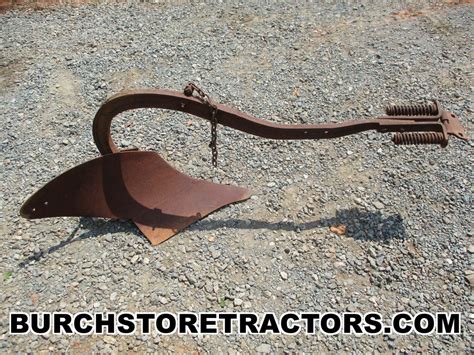 International Model 193 Drawbar Mounted Moldboard Plow for Farmall Cub – Burch Store Tractors